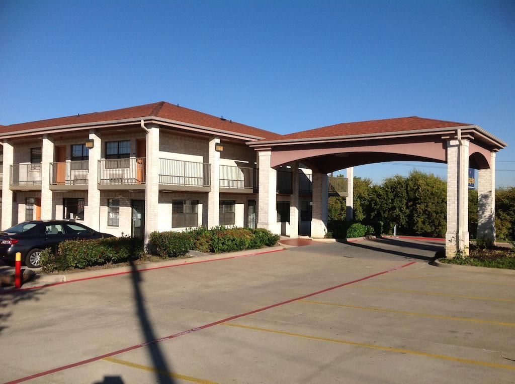 Heritage Inn Grand Prairie Bagian luar foto
